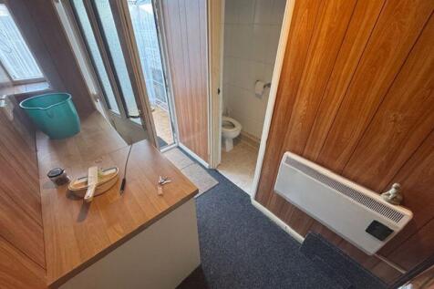REAR HALLWAY