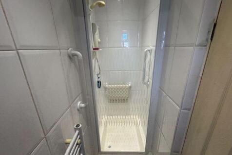 SHOWER CUBICLE