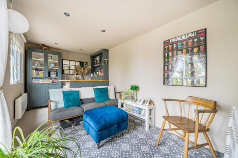 1360343-3-68d6ad8...