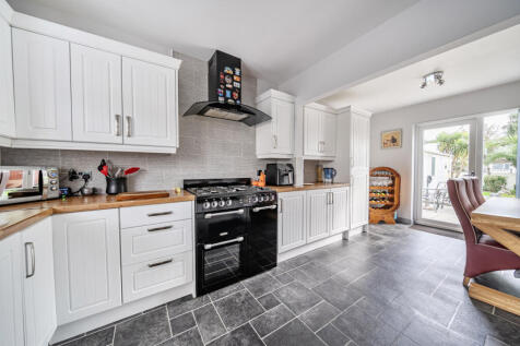 1361994-9-68de8fe...