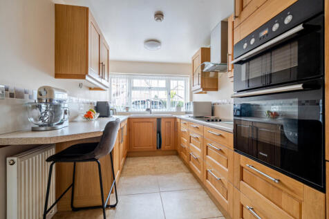 1372041-9-68f76fb...