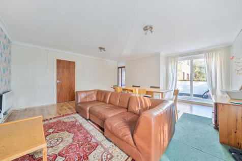 1371022-7-68f6519...