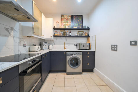 1372151-21-68fb44...