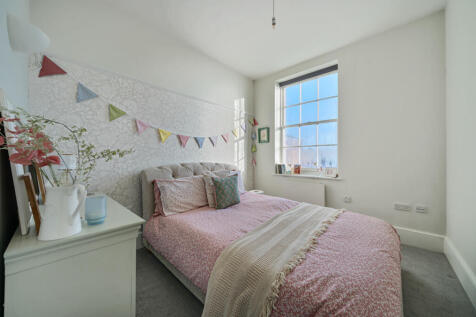 1372151-10-68fb41...