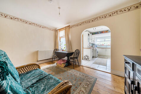 1372054-4-69023fa...