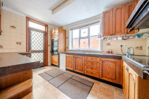 1383198-3-691da48...