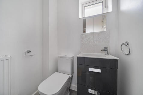 1385030-17-6925f4...