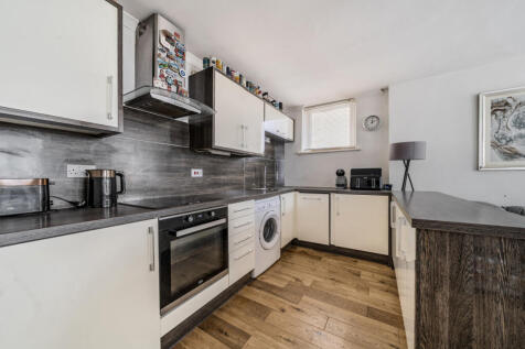 1361791-6-68dff93...