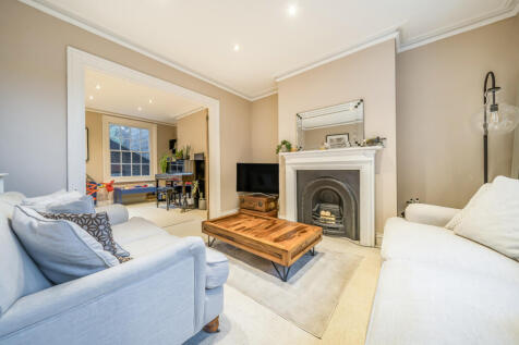 1361984-9-68df945...