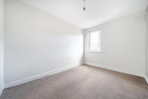 1360868-5-68da799...