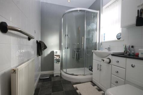 HOUSE BATHROOM/ W.C.