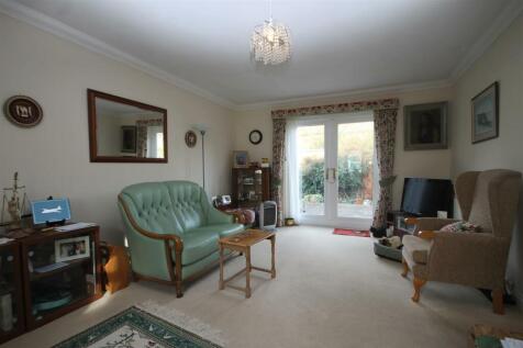 LOUNGE/ DINING ROOM