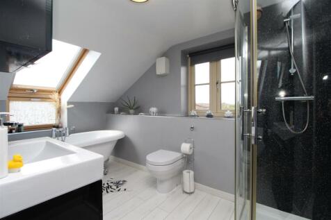 HOUSE BATHROOM/ W.C.