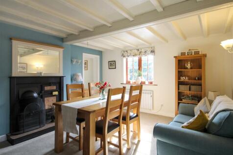 DINING/ FAMILY ROOM