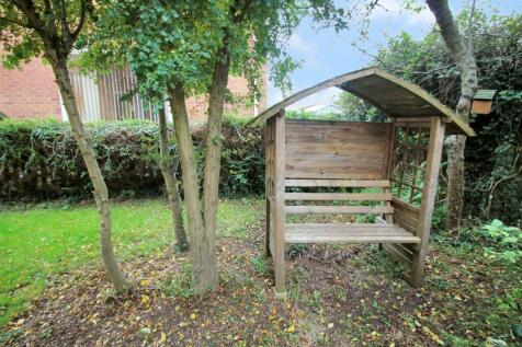 SIDE GARDEN