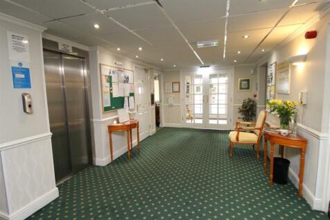 COMMUNAL ENTRANCE