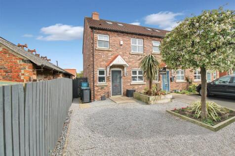 The Accommodation Comprises: