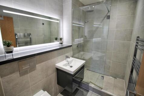 Primary Bedroom En-Suite
