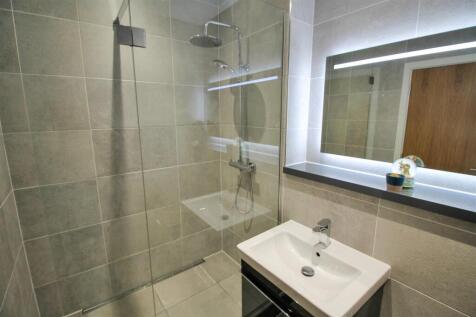 Secondary Bedroom En-Suite