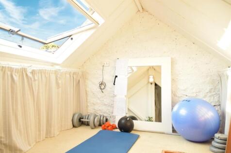 LOFT/ YOGA ROOM