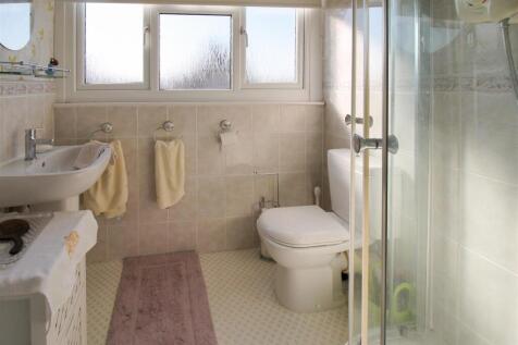 1st Floor Bathroom