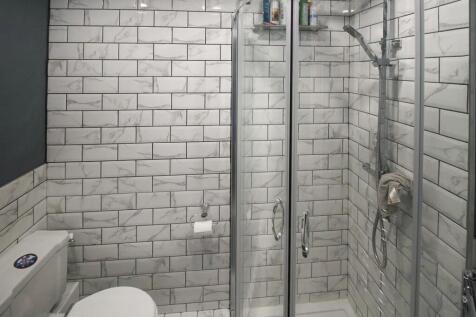 BEDROOM ONE ENSUITE