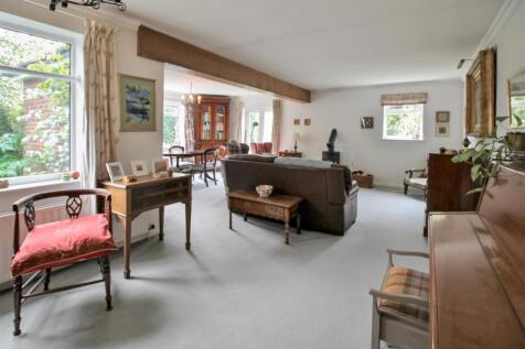 Lounge / Dining Room