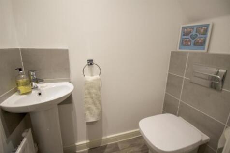 Cloakroom / W.C.