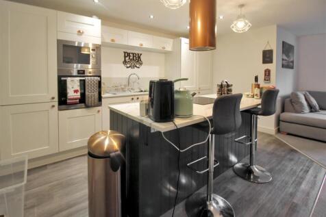 LIVING/DINING KITCHEN