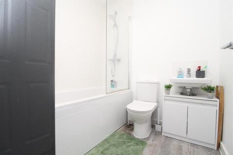 HOUSE BATHROOM