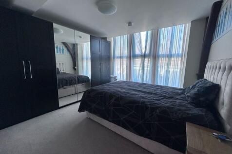 Bedroom 2 (2)