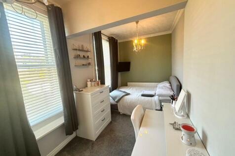 bedroom 2.