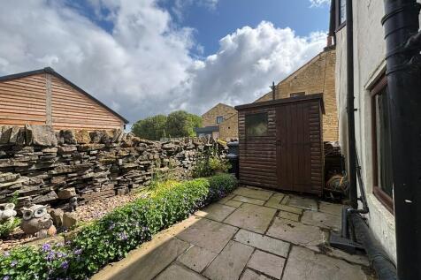 rear courtyard 2