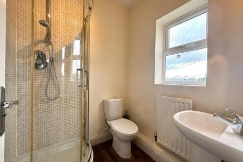 bedroom 2 ensuite