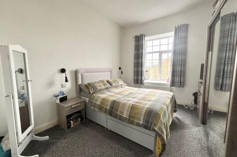 bedroom 2.