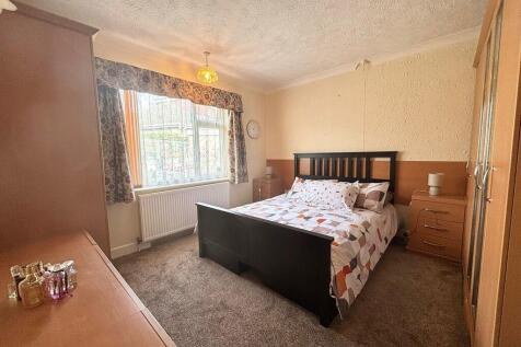 bedroom 1..