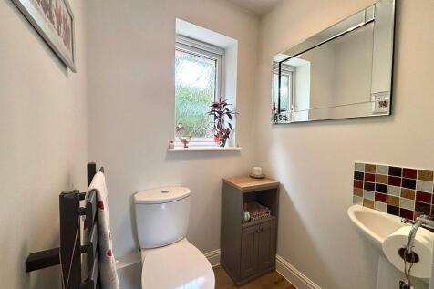 downstairs wc