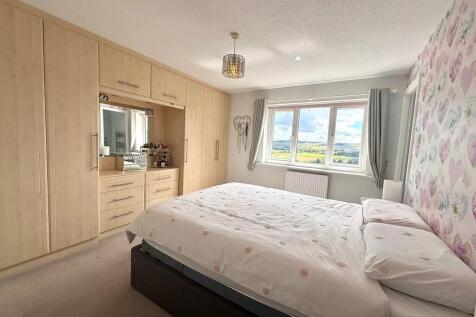 bedroom 1..