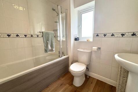 family bathroom 1