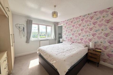 bedroom 1.