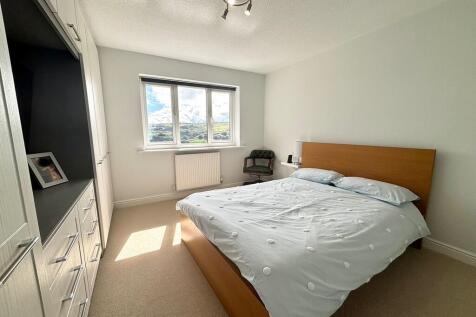 bedroom 2.
