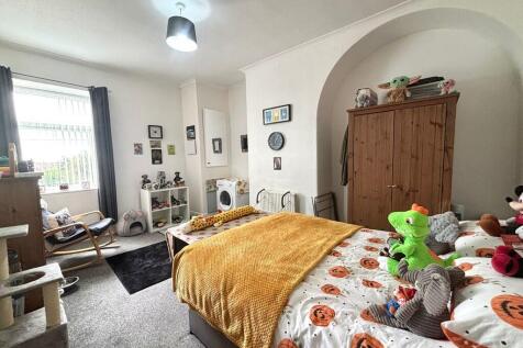 bedroom 1.