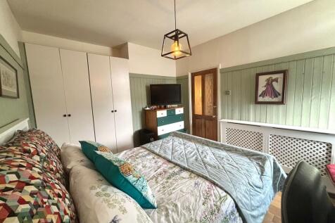 bedroom 1..