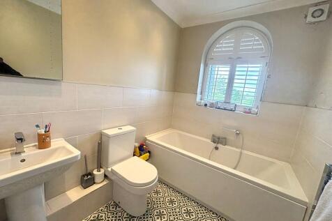 family bathroom 