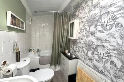 Annex bathroom 