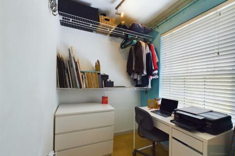 Office/walk in wardr