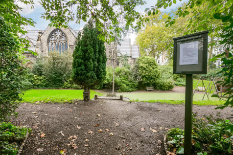Courtfield Grdn East