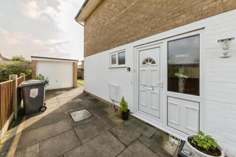 Side View / Garage