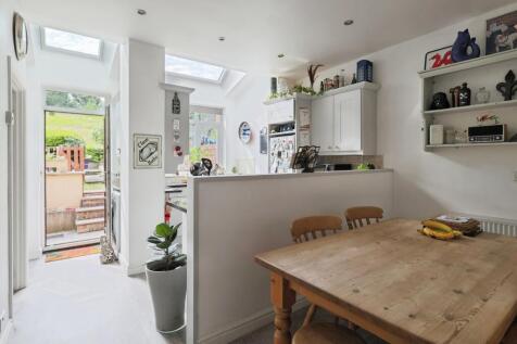 Kitchen / Dining