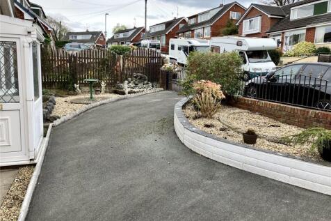 Front Garden / Drive